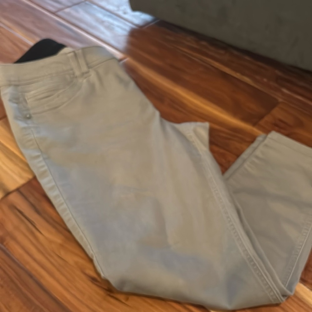 Democracy Ab Technology, skinny